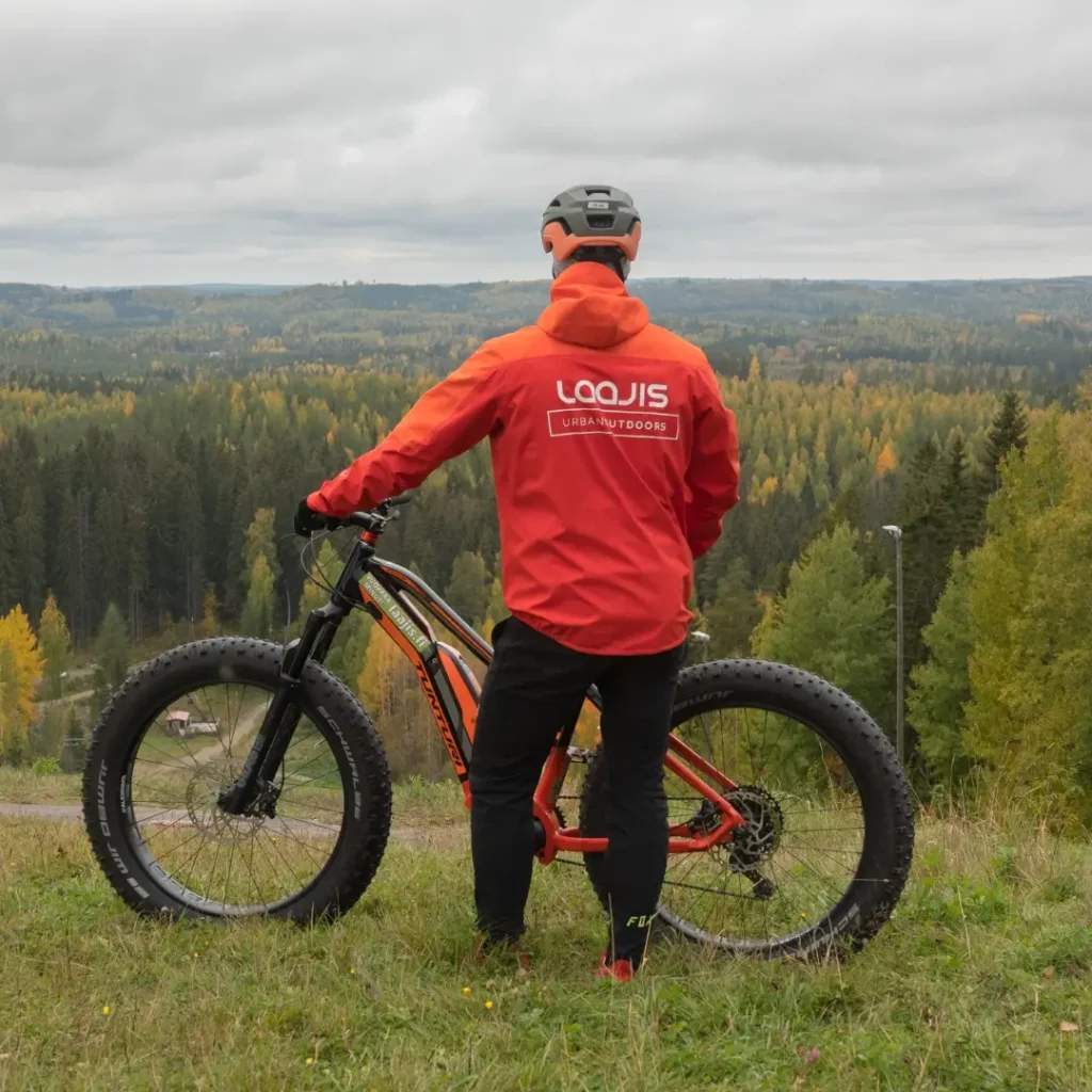 E-fatbike vuokraus Laajavuoressa ruskan aikaan