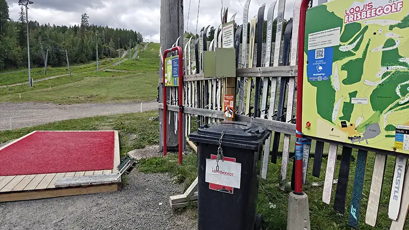 Frisbeegolf Laajis löytökiekkolaatikko - kadonneiden kiekkojen palautus Laajavuoressa